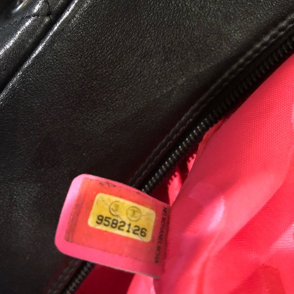 Chanel Ligne Leather Quilted Reporter Bag - Picture 7 of 8